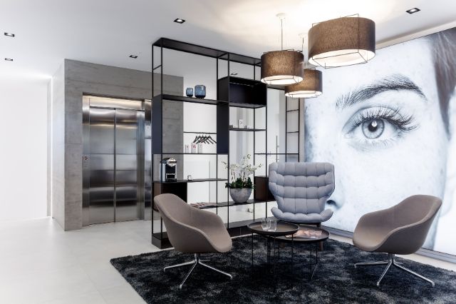 22-07 Praxisarchitekten_Skinmed_Lenzburg_Erweiterung_22_klein