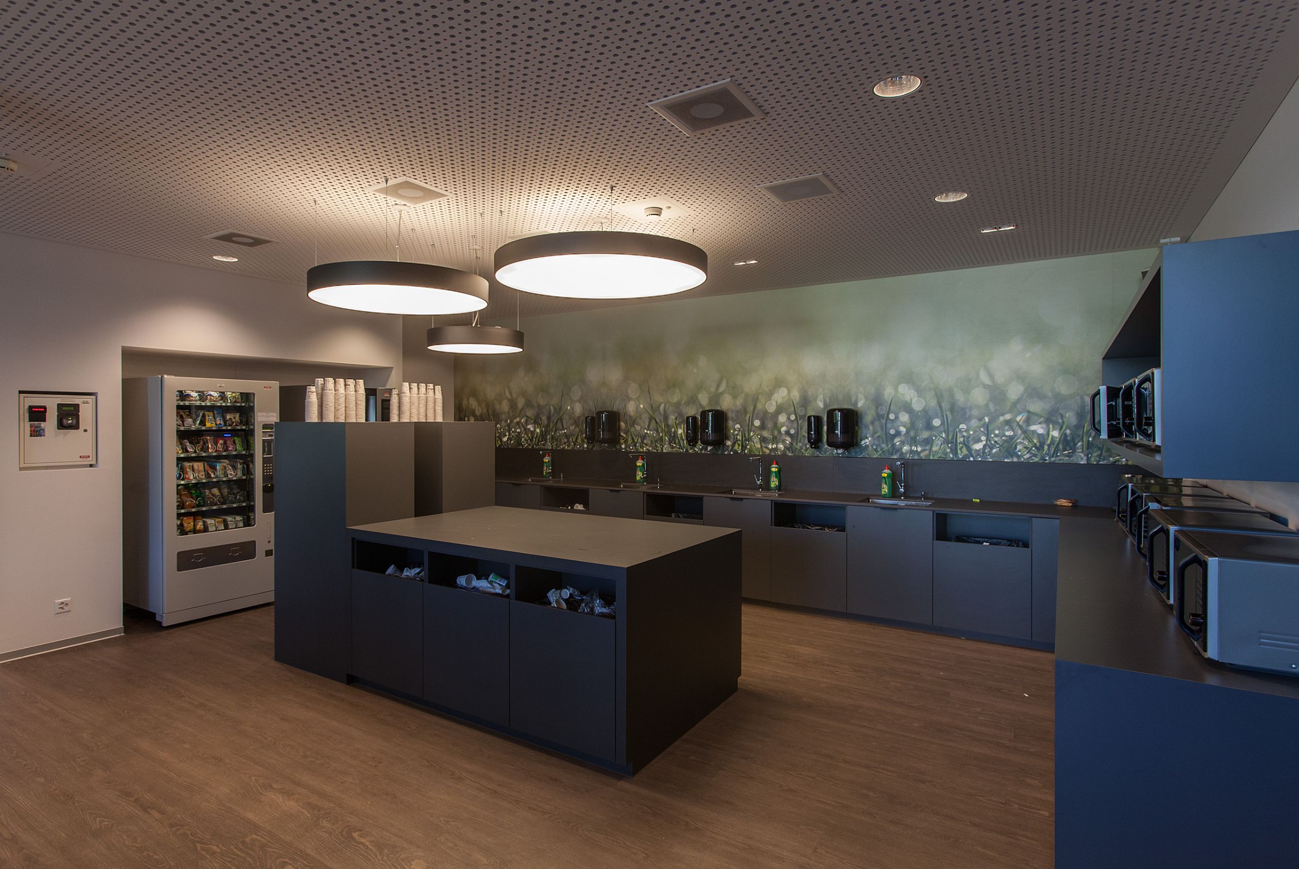 TIC_cafeteria_fru╠êh_fehraltdorf_0162